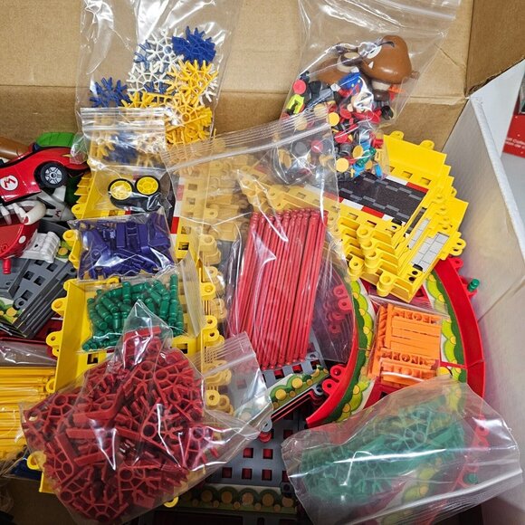 K'nex Mario Kart Wii Mario Circuit Ultimate Building Set Incomplete - Picture 3 of 7